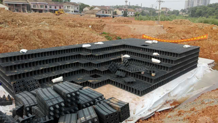 雨水收集pp模塊蓄水池與混凝土蓄水池對(duì)比誰(shuí)強(qiáng)誰(shuí)弱？